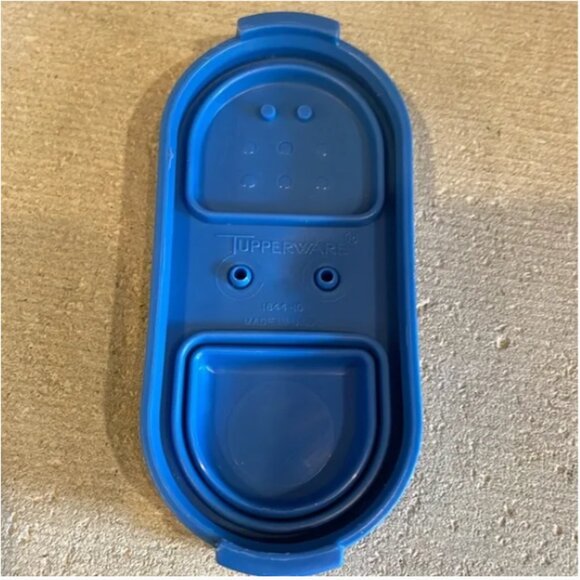 Set of 2 Tupperware 1846 Modular Mates Spice Blue Shakers with Lids Seals - Picture 15 of 15
